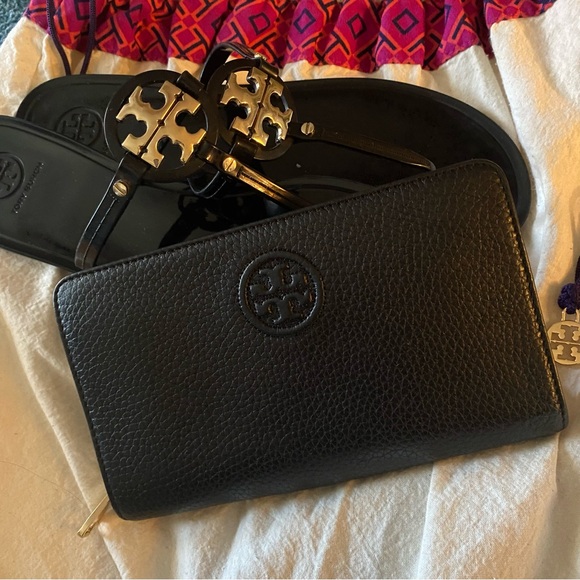 Tory Burch Black Wristlet Wallet - Picture 3 of 13